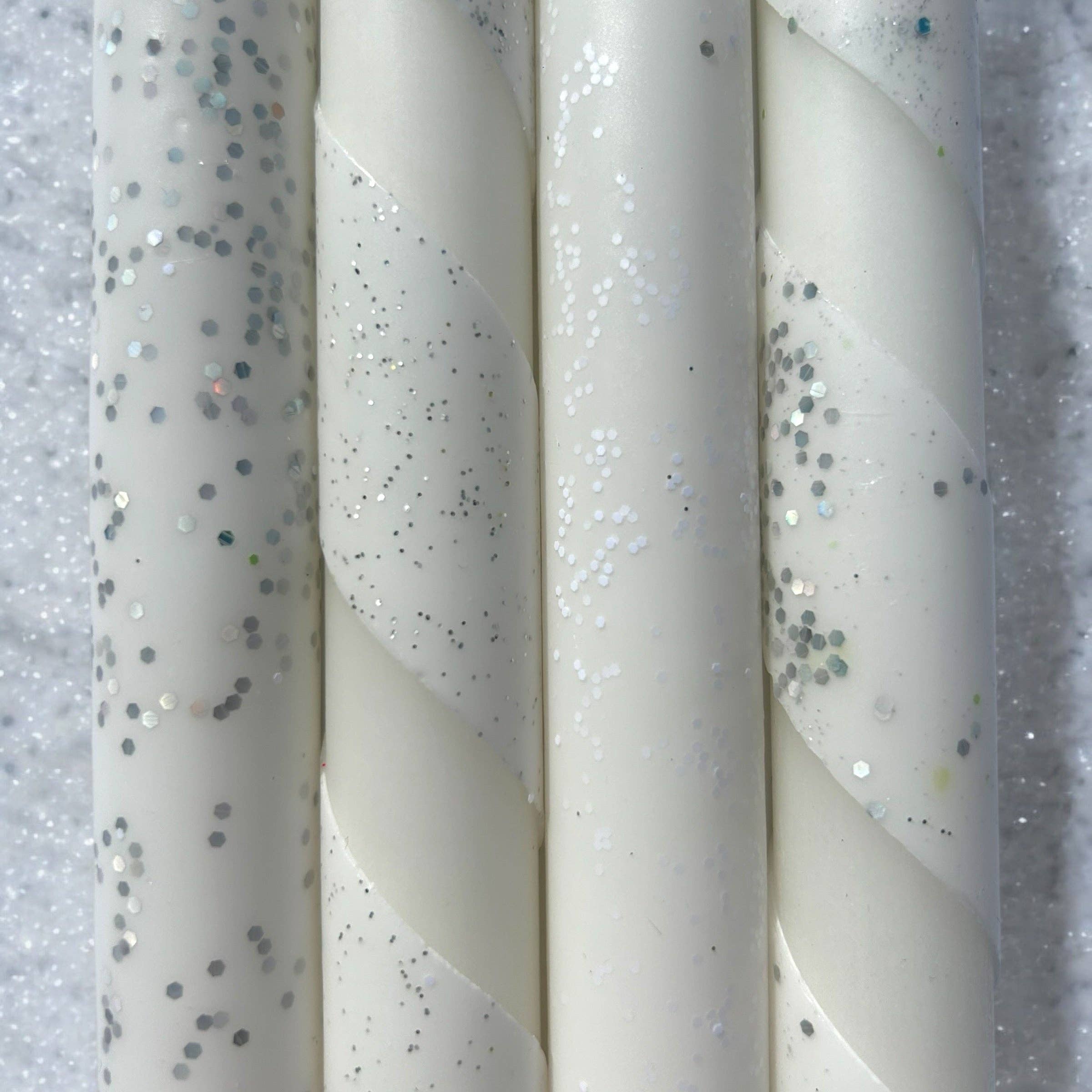 Snowflakes Dip Dye Dinner Candle - Set of 4