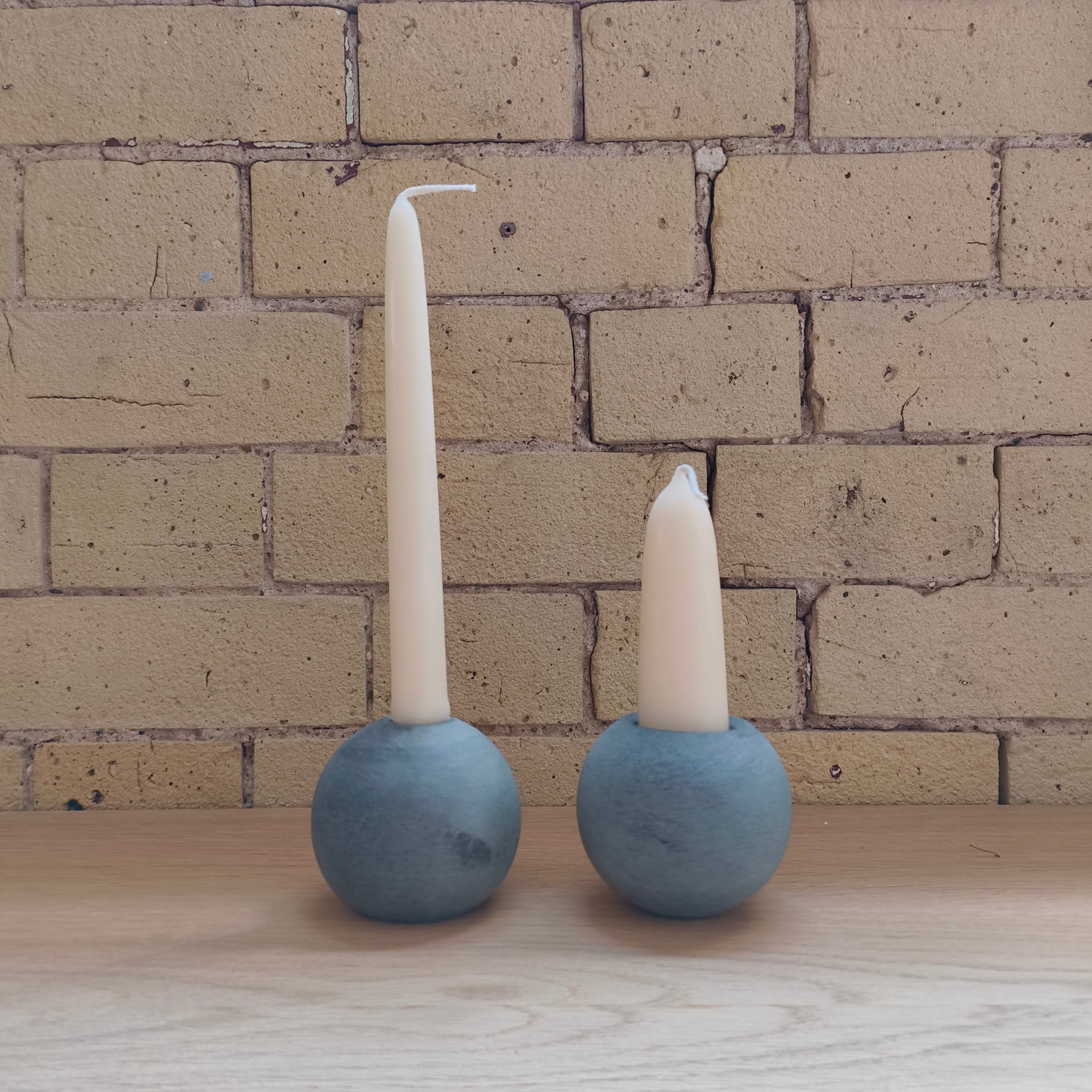 Ball_of_stone_candle_holder_slate_grey