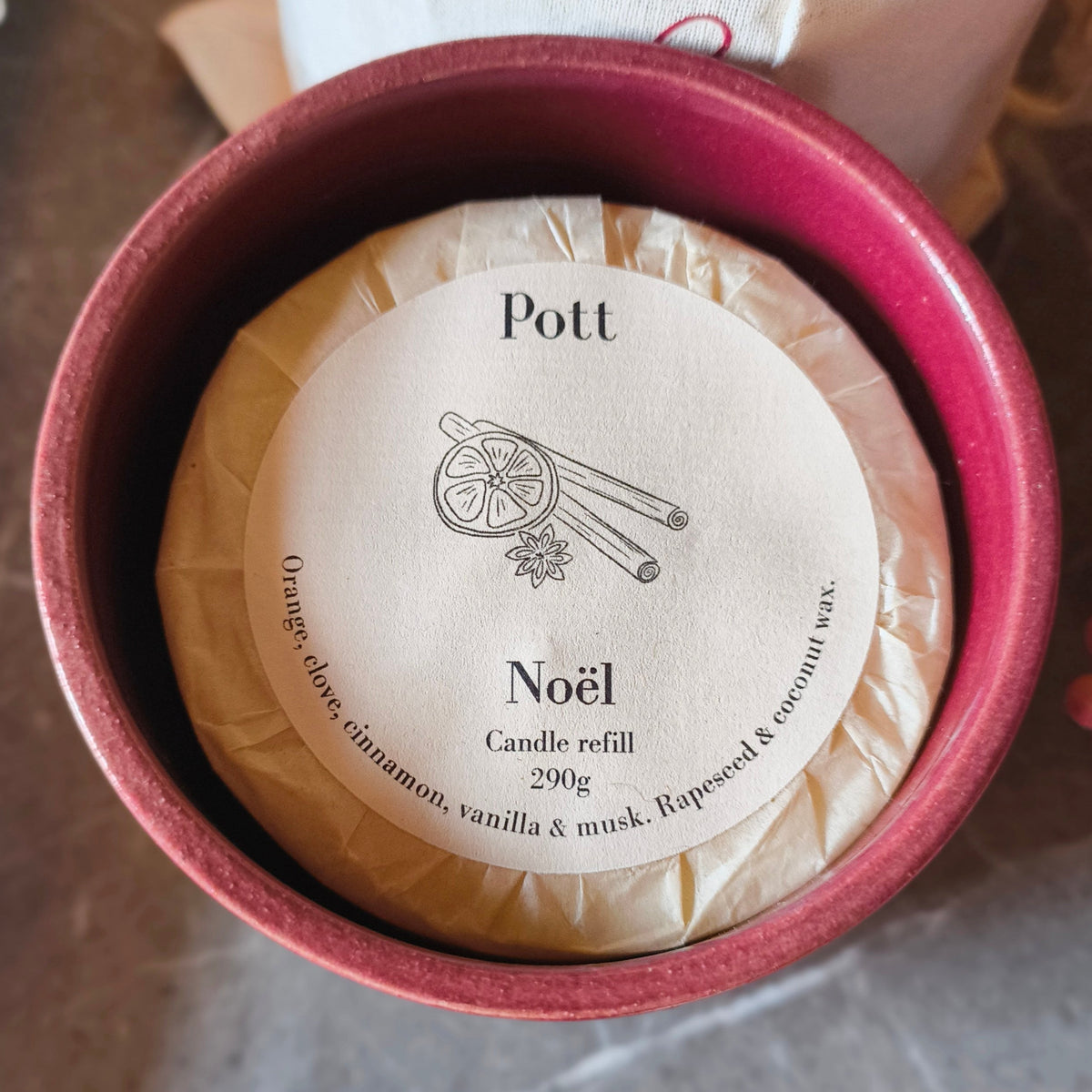 Noël Scented Candle & Holder by Pott