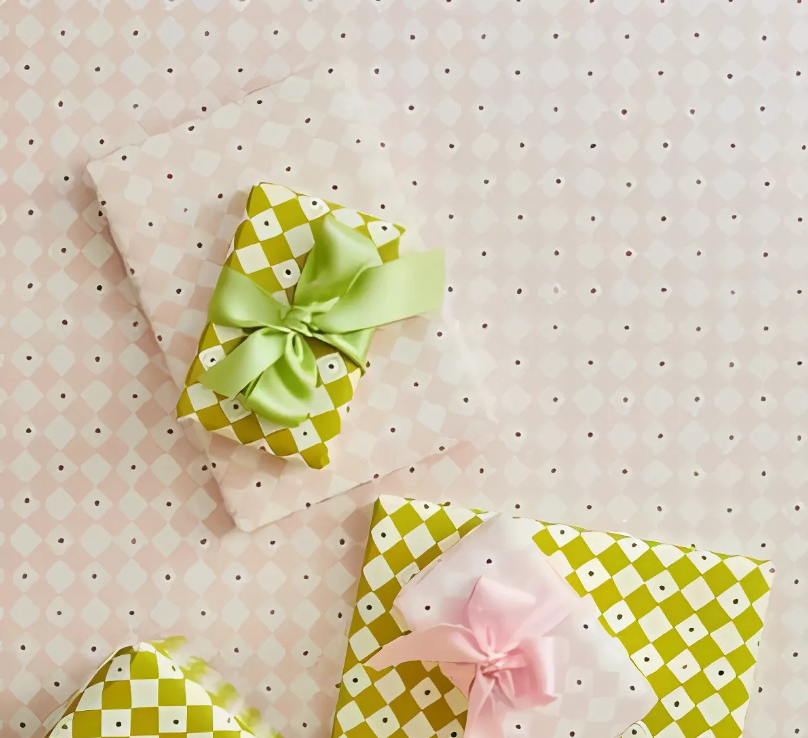Pink Mini Diamond Gift Wrap