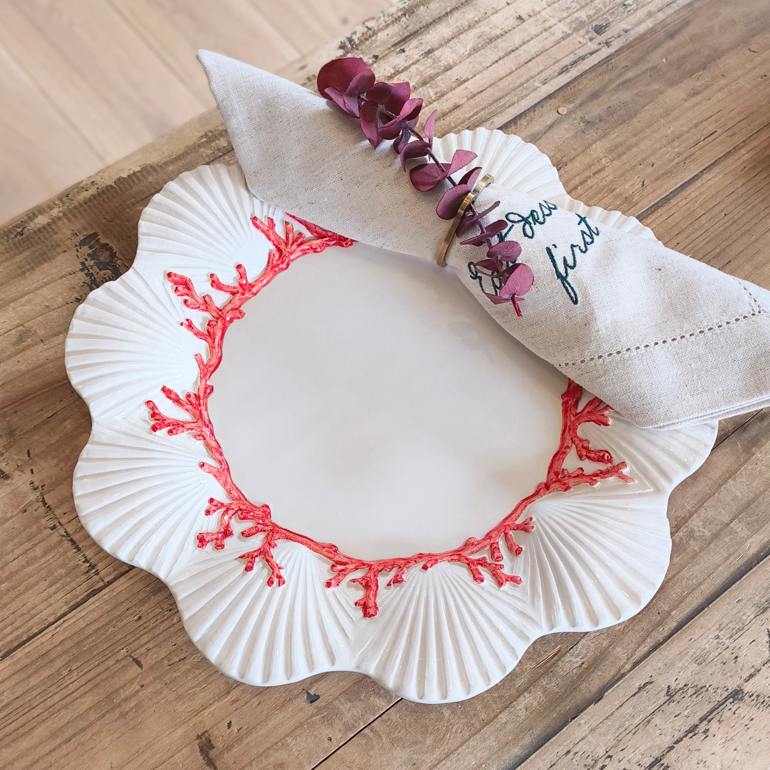 Shell Hand-Painted Dinner Plate - Les Ottomans