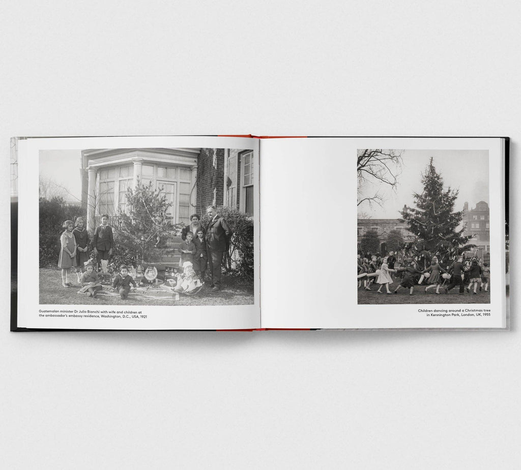 A Very Vintage Christmas book spread