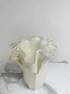 Large ivory Murano glass handkerchief vase, product photo 3