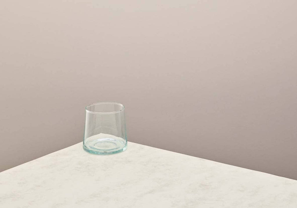 Set of low glasses in recycled glass, detail view
