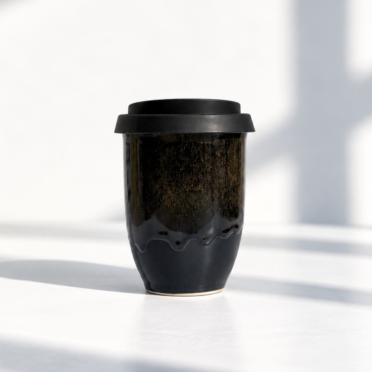 Detail of the glaze on the Manhattan Classic coffee cup