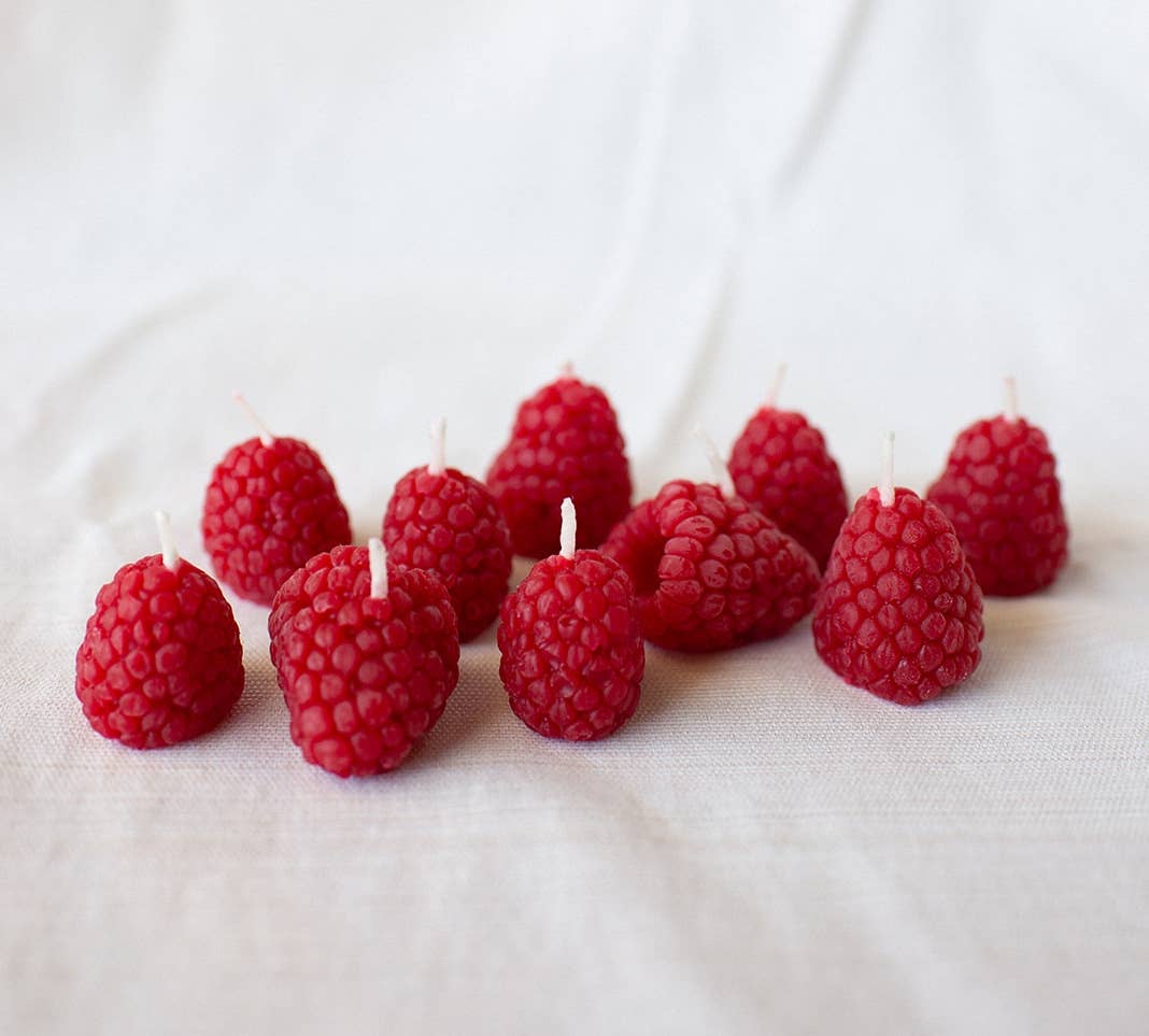 Raspberry-shaped beeswax candles, detail