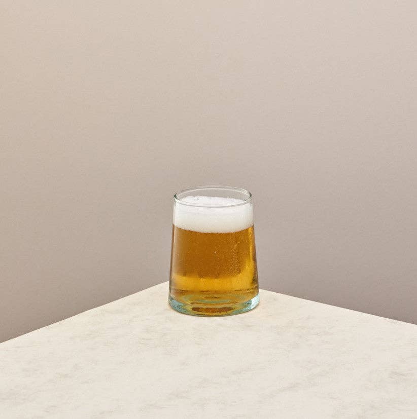 Set of tumblers in recycled glass, detail view